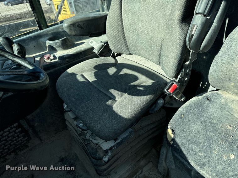 image for item DW2418 2004 Caterpillar 740 articulated haul truck