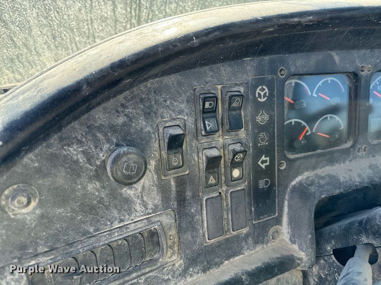 image for item DW2418 2004 Caterpillar 740 articulated haul truck