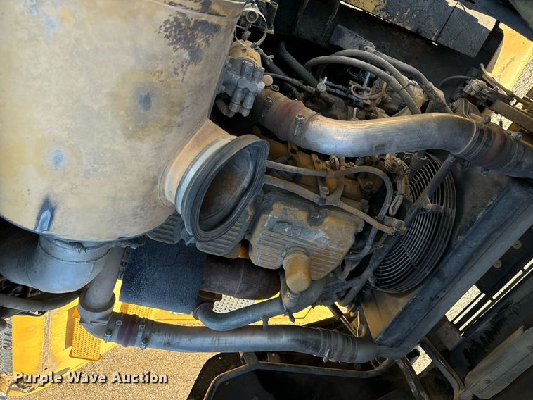 image for item DW2418 2004 Caterpillar 740 articulated haul truck