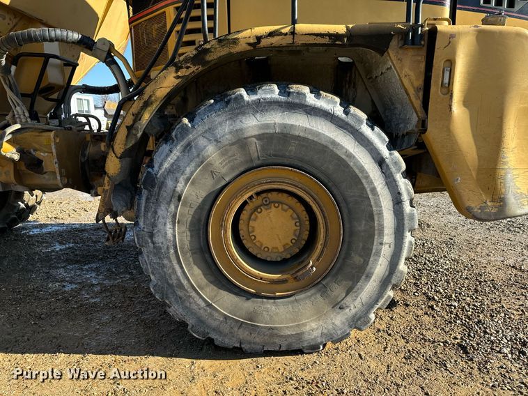 image for item DW2418 2004 Caterpillar 740 articulated haul truck