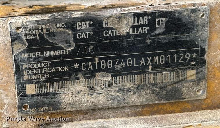 image for item DW2418 2004 Caterpillar 740 articulated haul truck