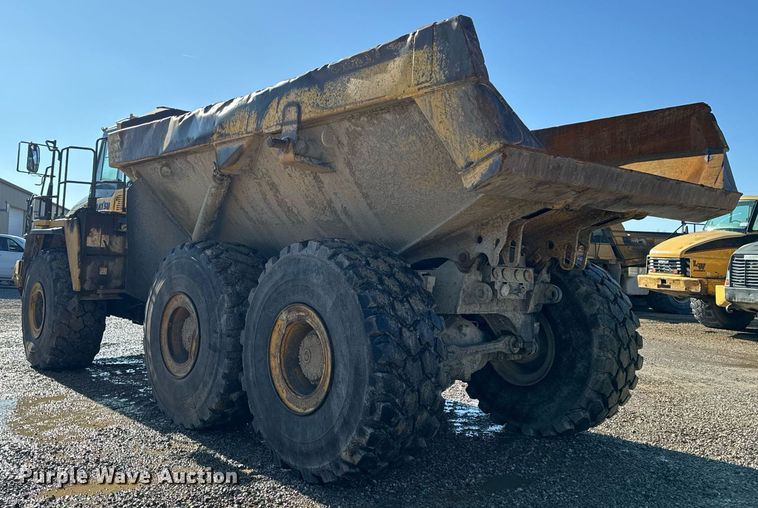 image for item DW2419 2015 Komatsu HM400-3 articulated haul truck