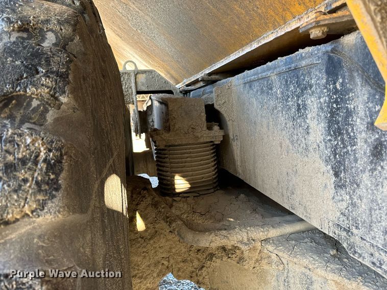 image for item DW2419 2015 Komatsu HM400-3 articulated haul truck