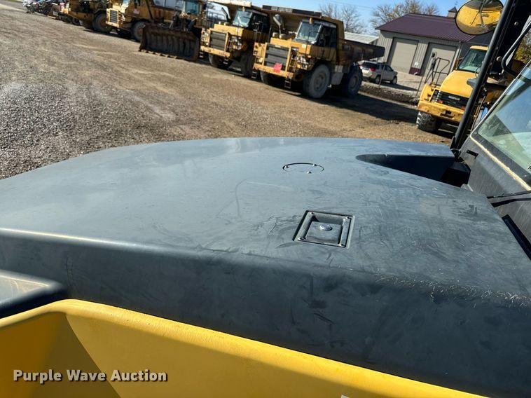 image for item DW2419 2015 Komatsu HM400-3 articulated haul truck