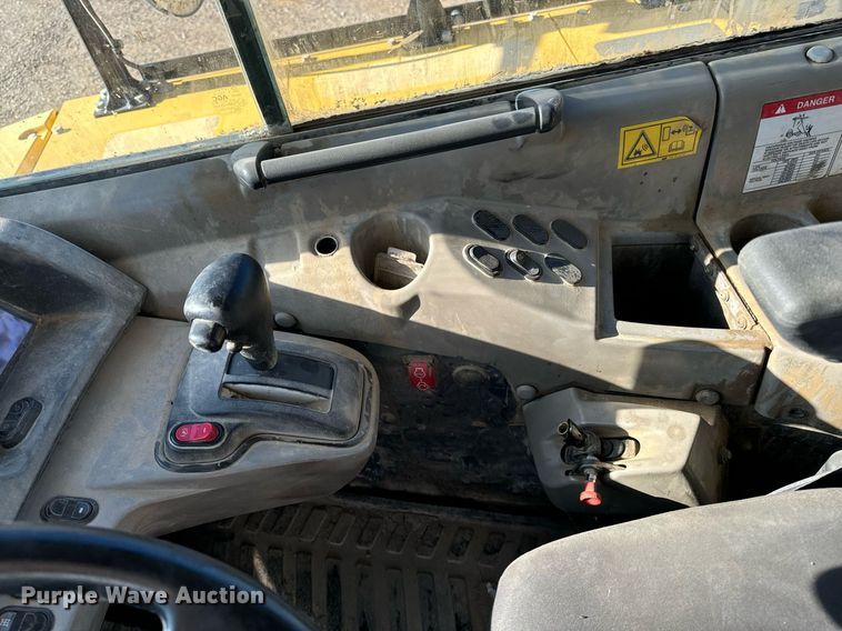 image for item DW2419 2015 Komatsu HM400-3 articulated haul truck