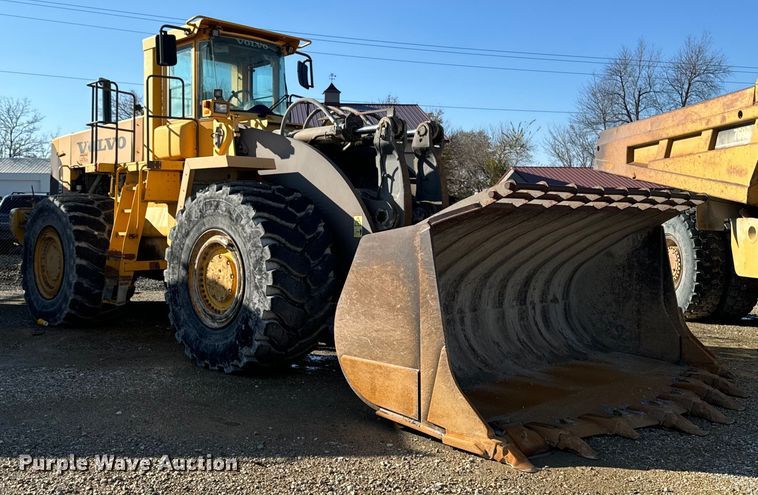 image for item DW2420 2006 Volvo L330E wheel loader