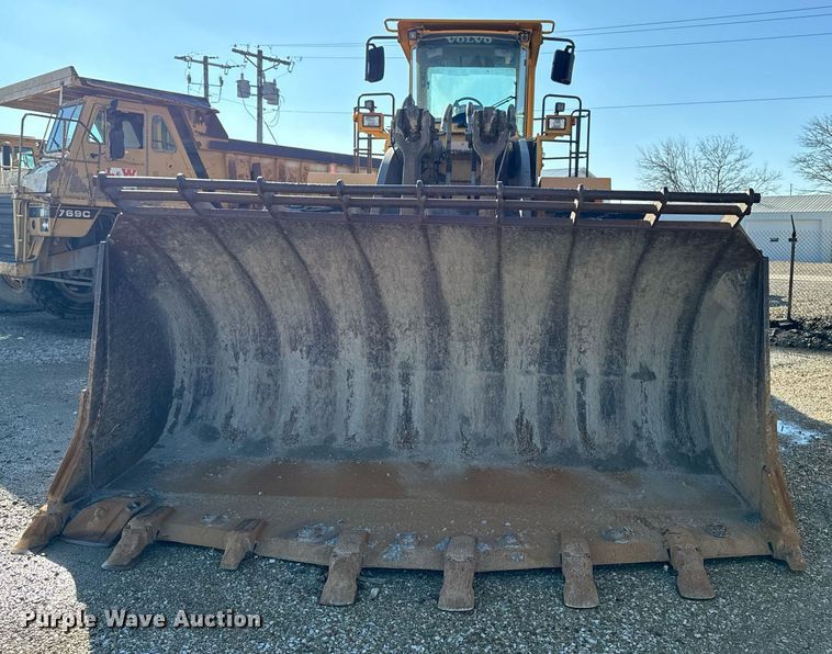 image for item DW2420 2006 Volvo L330E wheel loader
