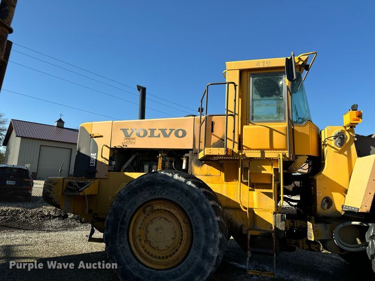 image for item DW2420 2006 Volvo L330E wheel loader
