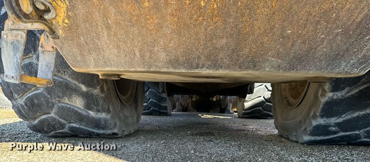 image for item DW2420 2006 Volvo L330E wheel loader