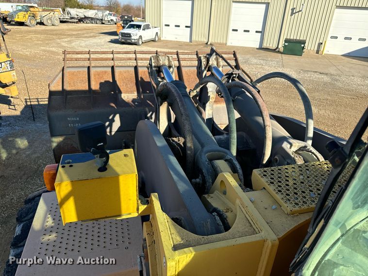 image for item DW2420 2006 Volvo L330E wheel loader