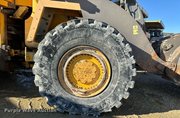 image for item DW2420 2006 Volvo L330E wheel loader