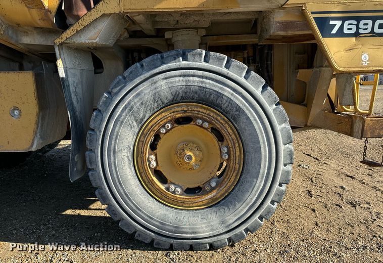 image for item DW2421 1986 Caterpillar 769C haul truck