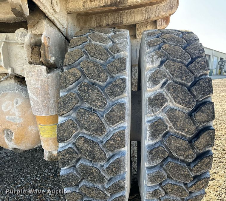 image for item DW2421 1986 Caterpillar 769C haul truck