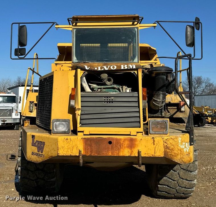 image for item DW2422 2000 Volvo A40 articulated haul truck