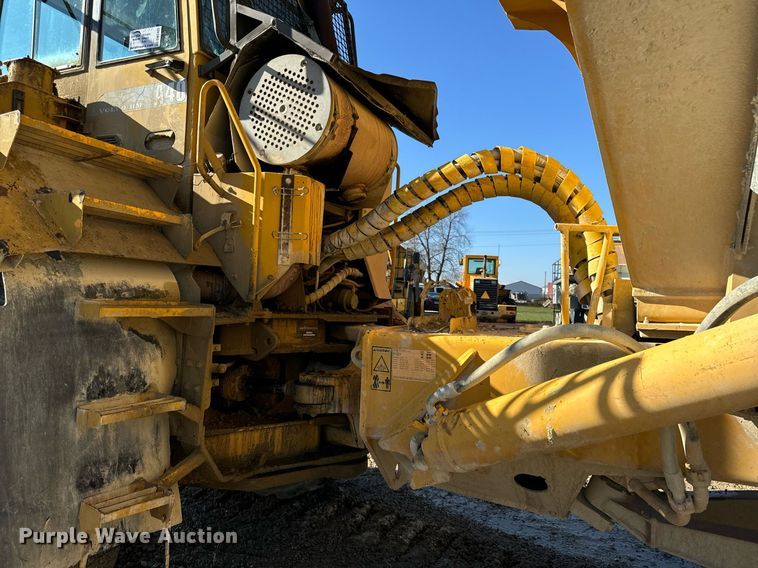 image for item DW2422 2000 Volvo A40 articulated haul truck