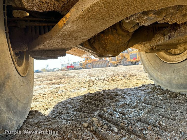 image for item DW2422 2000 Volvo A40 articulated haul truck