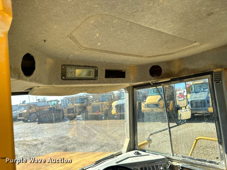 image for item DW2422 2000 Volvo A40 articulated haul truck