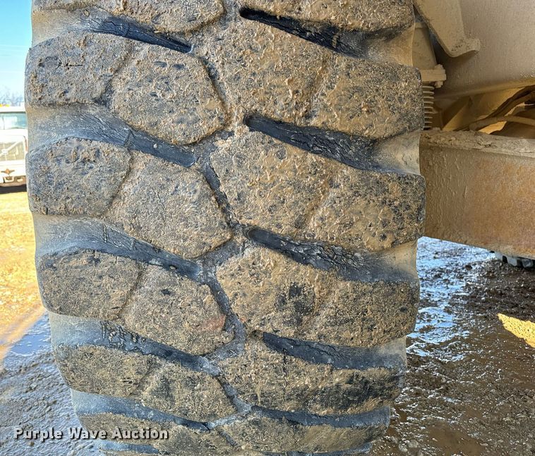 image for item DW2422 2000 Volvo A40 articulated haul truck