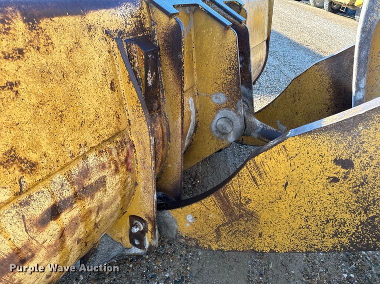 image for item DW2423 2006 Caterpillar 972H wheel loader