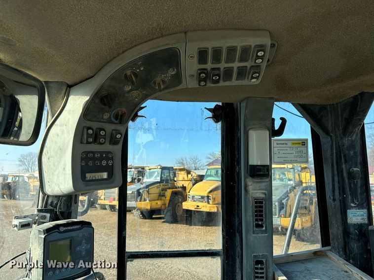 image for item DW2423 2006 Caterpillar 972H wheel loader