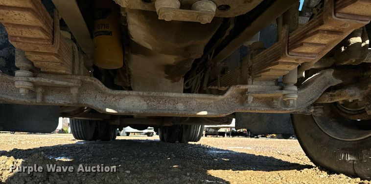 image for item DW2425 1996 Volvo Autocar semi truck