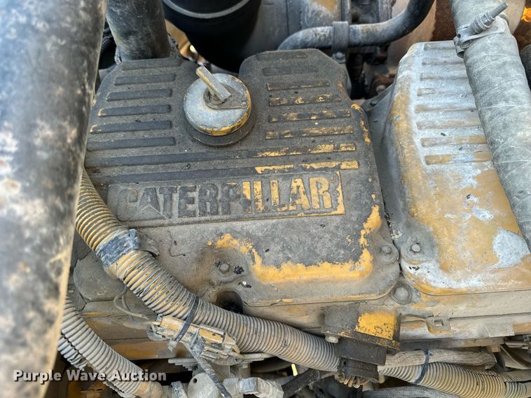 image for item DW2425 1996 Volvo Autocar semi truck