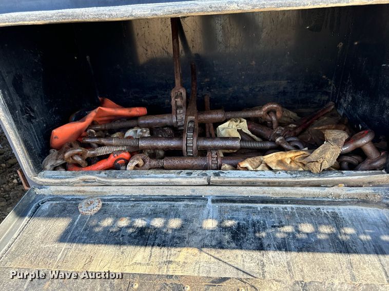 image for item DW2425 1996 Volvo Autocar semi truck