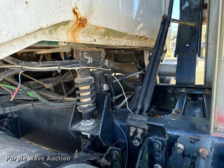 image for item DW2425 1996 Volvo Autocar semi truck