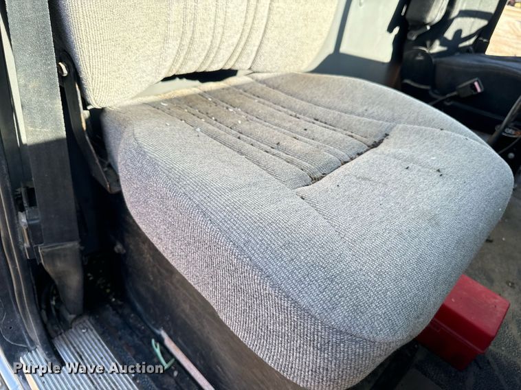 image for item DW2425 1996 Volvo Autocar semi truck