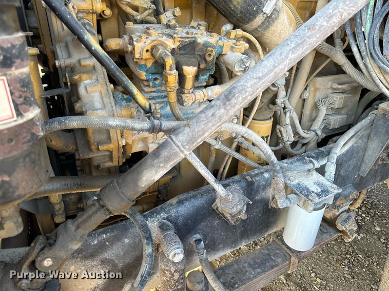 image for item DW2425 1996 Volvo Autocar semi truck