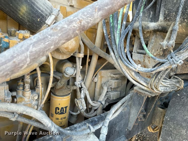 image for item DW2425 1996 Volvo Autocar semi truck