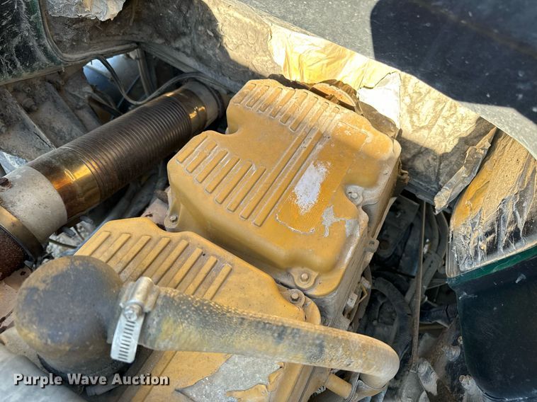 image for item DW2425 1996 Volvo Autocar semi truck