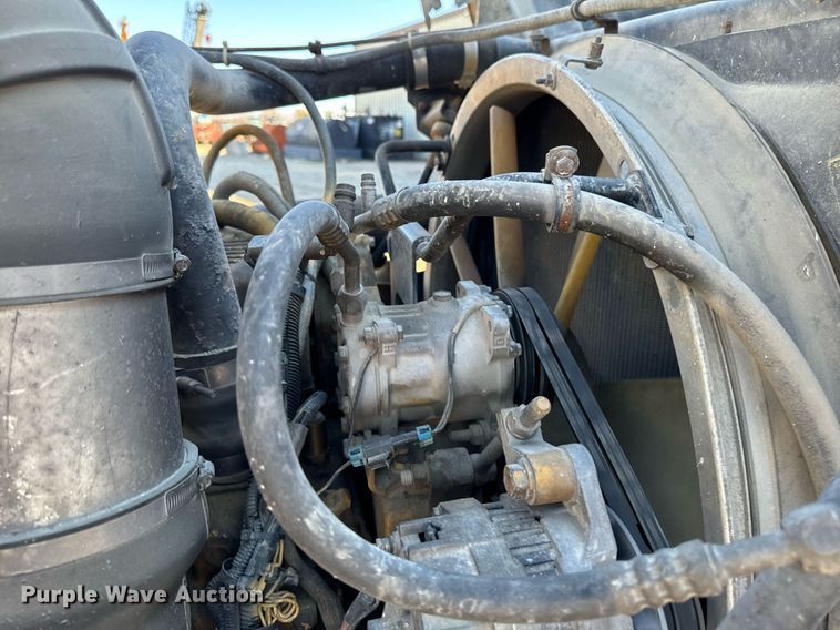 image for item DW2425 1996 Volvo Autocar semi truck