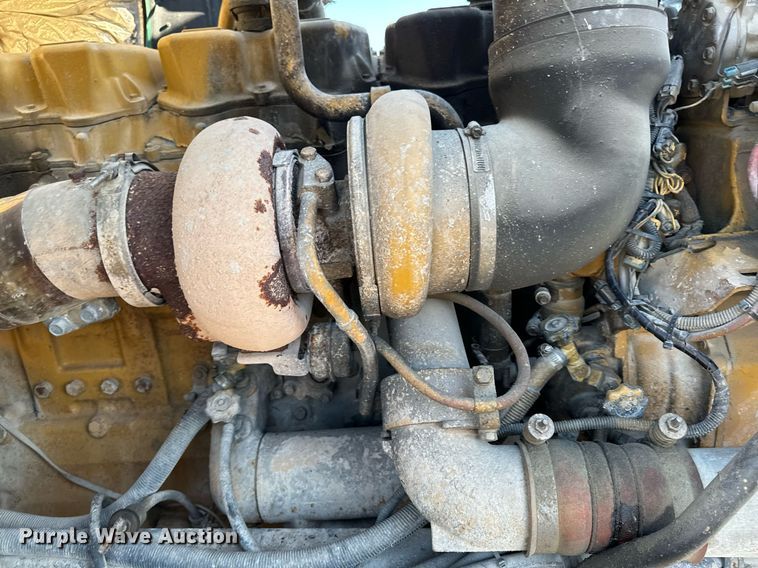 image for item DW2425 1996 Volvo Autocar semi truck