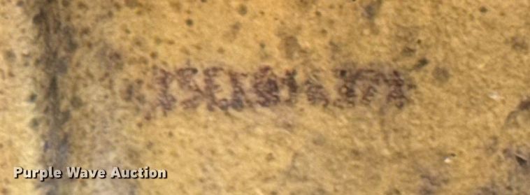 image for item DW2425 1996 Volvo Autocar semi truck