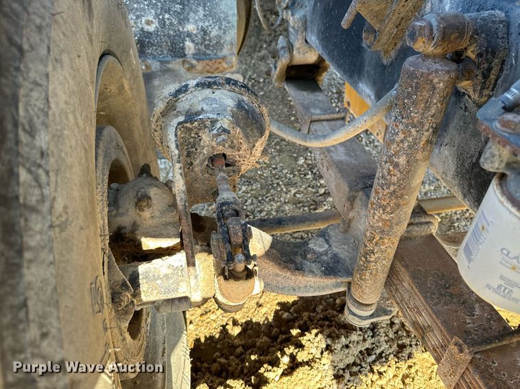 image for item DW2425 1996 Volvo Autocar semi truck