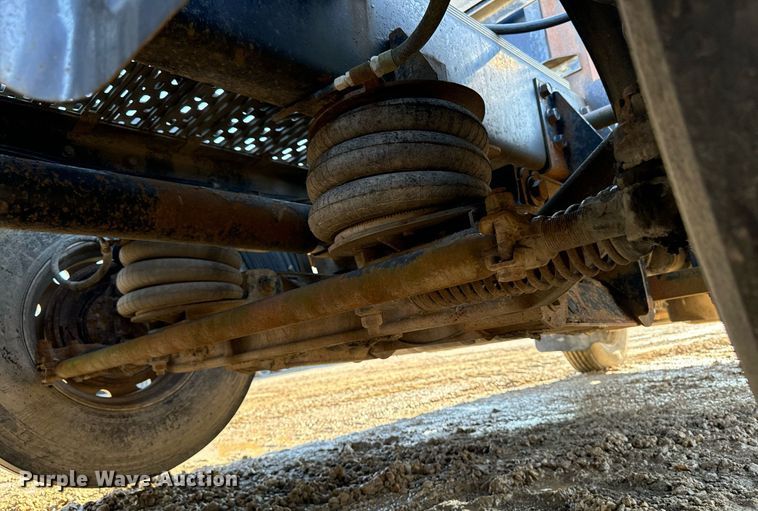 image for item DW2425 1996 Volvo Autocar semi truck