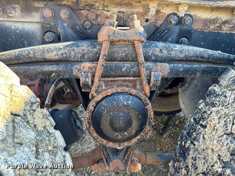 image for item DW2425 1996 Volvo Autocar semi truck