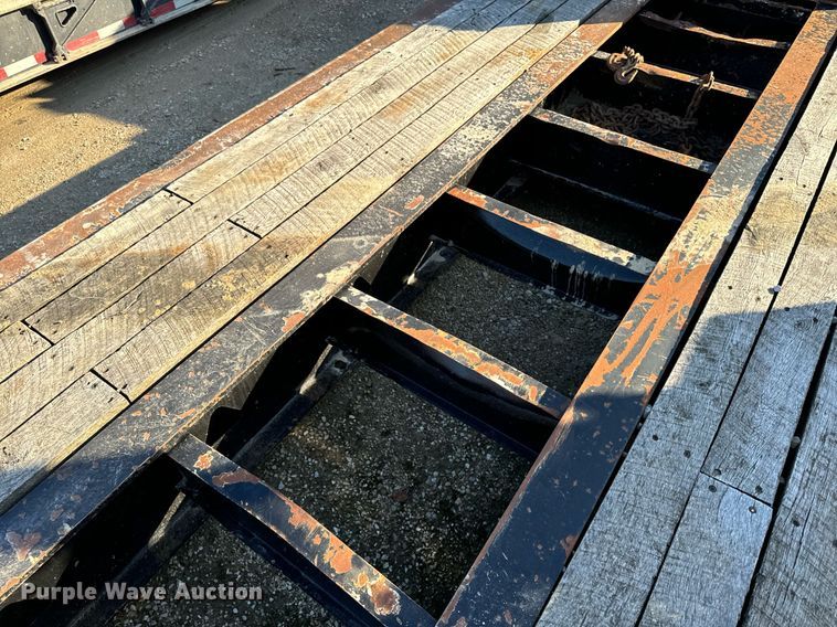 image for item DW2426 1995 Trail King Lowboy equipment trailer