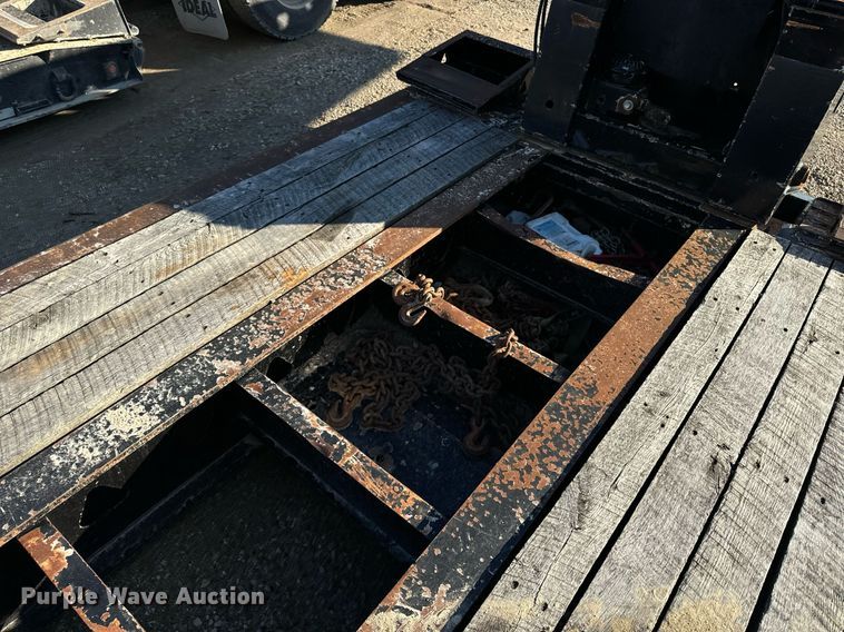 image for item DW2426 1995 Trail King Lowboy equipment trailer
