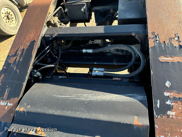 image for item DW2426 1995 Trail King Lowboy equipment trailer