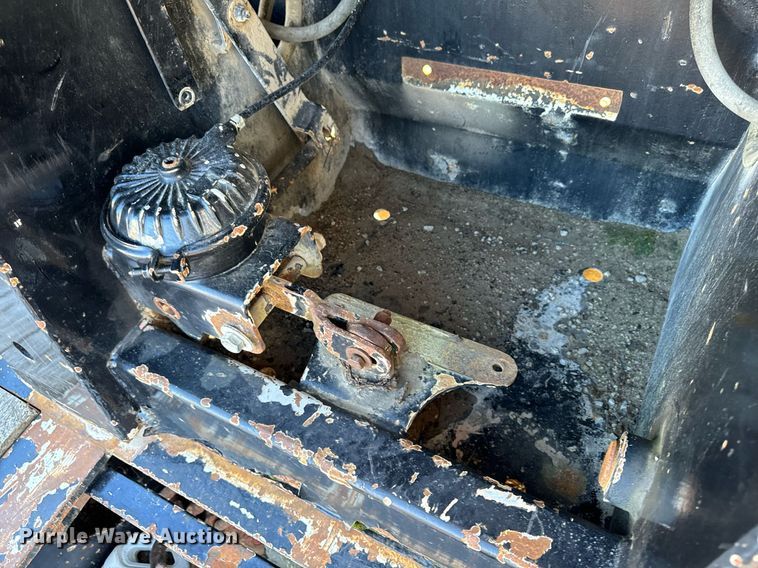 image for item DW2426 1995 Trail King Lowboy equipment trailer