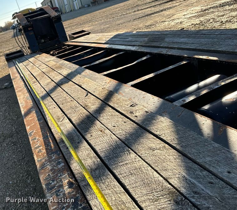 image for item DW2426 1995 Trail King Lowboy equipment trailer