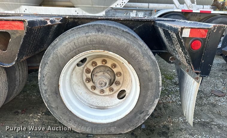 image for item DW2426 1995 Trail King Lowboy equipment trailer