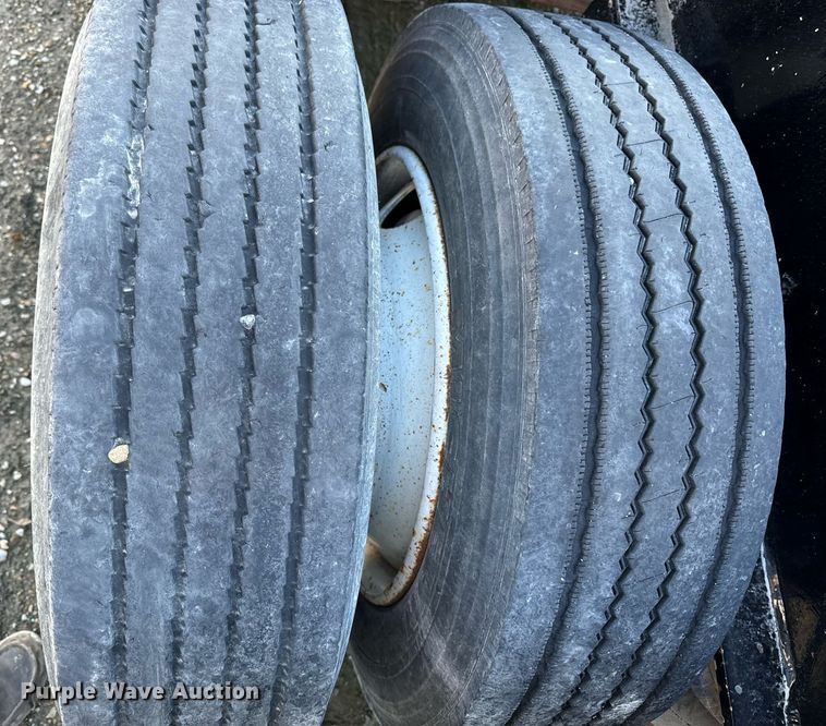 image for item DW2426 1995 Trail King Lowboy equipment trailer