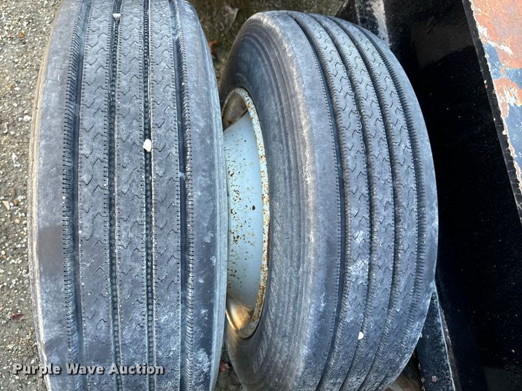 image for item DW2426 1995 Trail King Lowboy equipment trailer