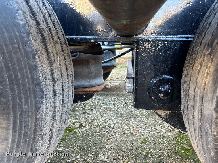 image for item DW2426 1995 Trail King Lowboy equipment trailer