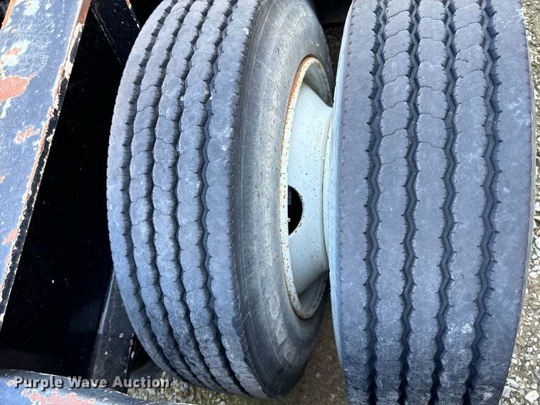 image for item DW2426 1995 Trail King Lowboy equipment trailer