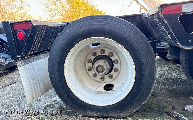 image for item DW2426 1995 Trail King Lowboy equipment trailer