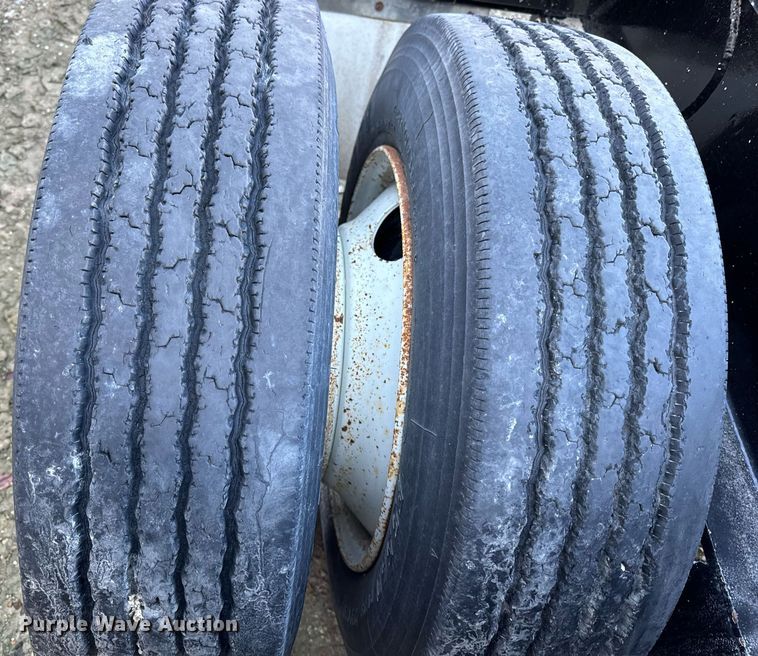 image for item DW2426 1995 Trail King Lowboy equipment trailer